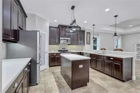 Kitchen - 1436 Hickory View Cir, Parrish, FL 34219 photo 2 of 4