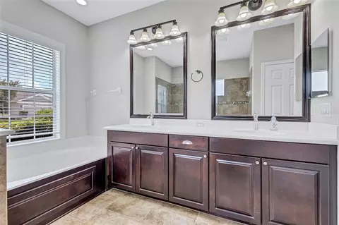 Bath - 1436 Hickory View Cir, Parrish, FL 34219 photo 1 of 6