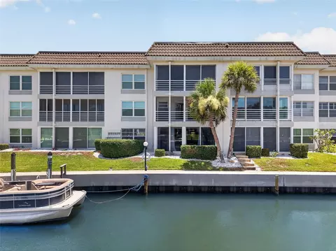 4390 Exeter Dr #107, Longboat Key, FL 34228