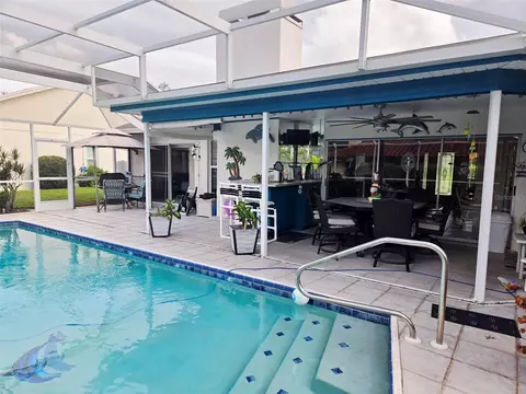 Exterior - 4236 Pro Am Ave E, Bradenton, FL 34203 photo 14 of 22