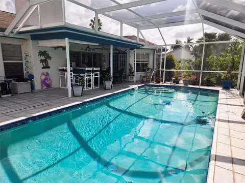 Exterior - 4236 Pro Am Ave E, Bradenton, FL 34203 photo 2 of 22