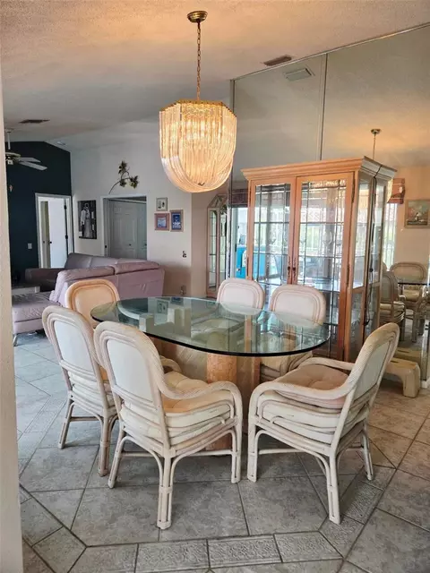 Dining - 4236 Pro Am Ave E, Bradenton, FL 34203 photo 5 of 9