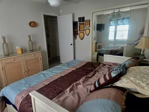 Bedroom - 4236 Pro Am Ave E, Bradenton, FL 34203 photo 7 of 10