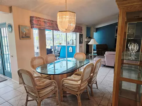 Dining - 4236 Pro Am Ave E, Bradenton, FL 34203 photo 3 of 9