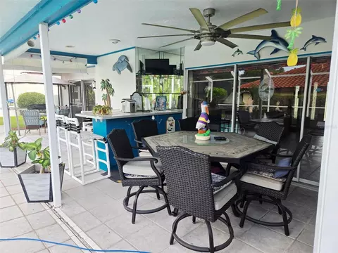 Exterior - 4236 Pro Am Ave E, Bradenton, FL 34203 photo 7 of 22