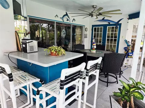Exterior - 4236 Pro Am Ave E, Bradenton, FL 34203 photo 5 of 22