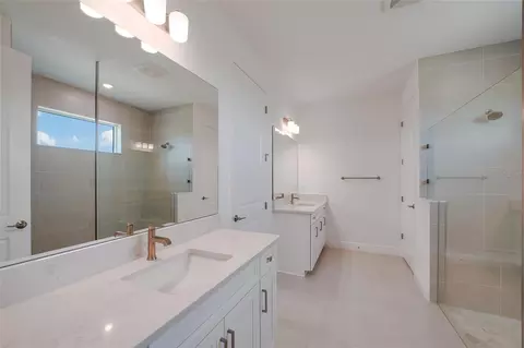 Bath - 3673 142nd Ter E, Parrish, FL 34219 photo 1 of 5