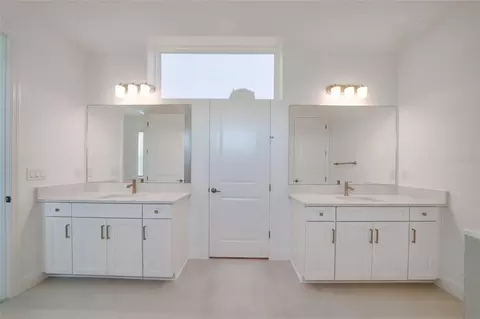 Bath - 3673 142nd Ter E, Parrish, FL 34219 photo 3 of 5