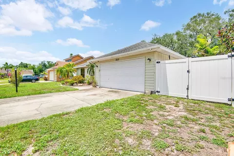 Exterior - 5610 33rd Ln E, Bradenton, FL 34203 photo 11 of 15
