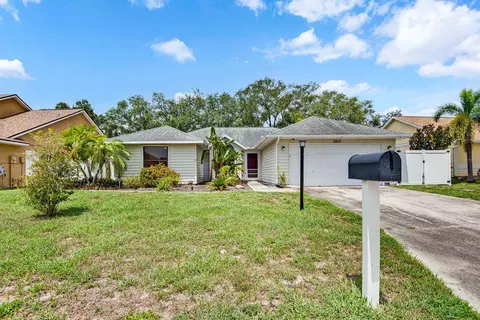 Exterior - 5610 33rd Ln E, Bradenton, FL 34203 photo 14 of 15