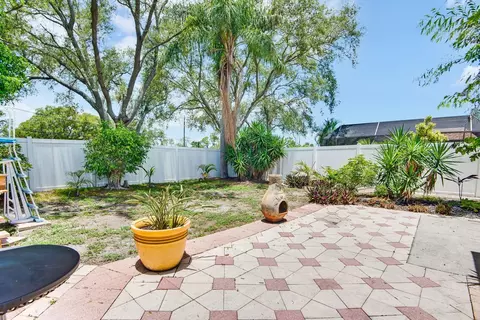 Exterior - 5610 33rd Ln E, Bradenton, FL 34203 photo 7 of 15