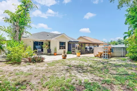 Exterior - 5610 33rd Ln E, Bradenton, FL 34203 photo 9 of 15
