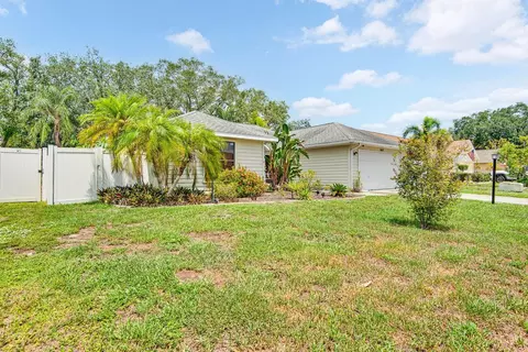 Exterior - 5610 33rd Ln E, Bradenton, FL 34203 photo 12 of 15