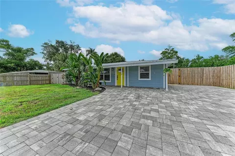 3138 Williamsburg St, Sarasota, FL 34231