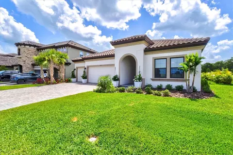 Exterior - 8818 Eastwyck Dr, Parrish, FL 34219 photo 11 of 31