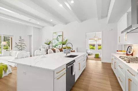 Kitchen - 8818 Eastwyck Dr, Parrish, FL 34219 photo 8 of 8