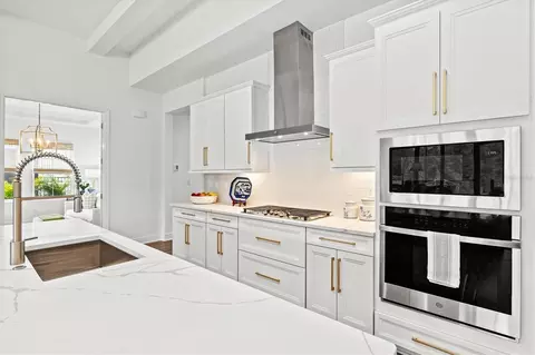 Kitchen - 8818 Eastwyck Dr, Parrish, FL 34219 photo 7 of 8
