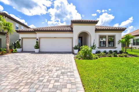Exterior - 8818 Eastwyck Dr, Parrish, FL 34219 photo 7 of 31