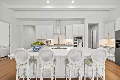 Kitchen - 8818 Eastwyck Dr, Parrish, FL 34219 photo 5 of 8