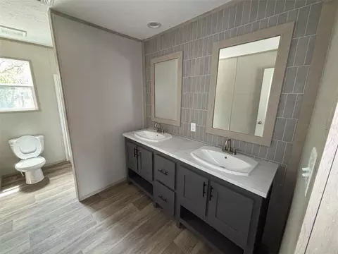 Bath - 175 Smith St, Mulberry, FL 33860 photo 1 of 7
