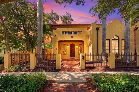 1719 7th St, Sarasota, FL 34236