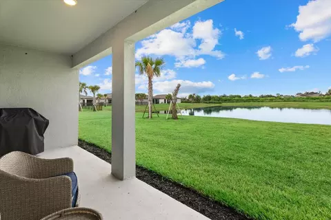 Exterior - 10032 Last Light Gln, Parrish, FL 34219 photo 3 of 8