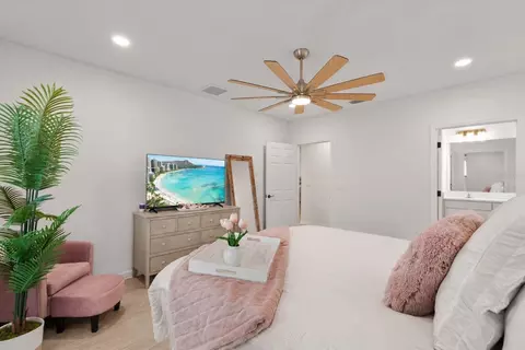 Bedroom - 10032 Last Light Gln, Parrish, FL 34219 photo 3 of 6