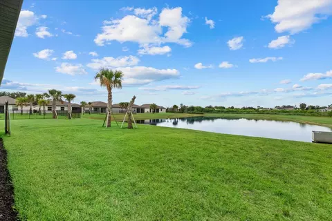 Exterior - 10032 Last Light Gln, Parrish, FL 34219 photo 5 of 8