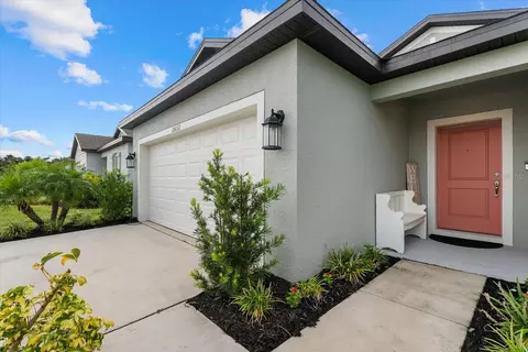 Exterior - 10032 Last Light Gln, Parrish, FL 34219 photo 2 of 8
