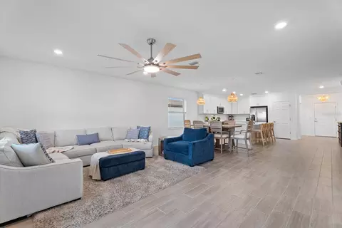 Living - 10032 Last Light Gln, Parrish, FL 34219 photo 2 of 2
