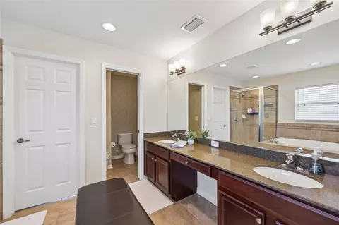 Bath - 8124 115th Ave E, Parrish, FL 34219 photo 2 of 4