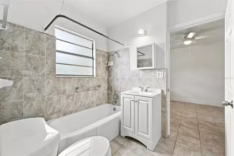 Bath - 2425 9th Ave E, Bradenton, FL 34208 photo 2 of 2