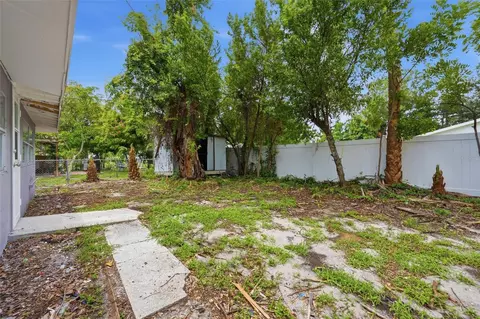 Exterior - 2425 9th Ave E, Bradenton, FL 34208 photo 4 of 6