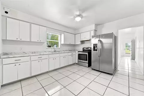 Kitchen - 2425 9th Ave E, Bradenton, FL 34208 photo 1 of 2