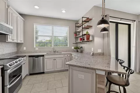 Kitchen - 5274 78th St Cir E, Bradenton, FL 34203 photo 2 of 6