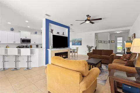 Living - 11739 Fennemore Way, Parrish, FL 34219 photo 2 of 5
