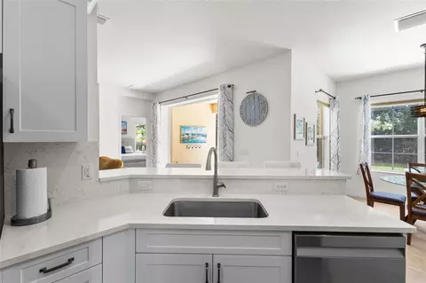 Kitchen - 11739 Fennemore Way, Parrish, FL 34219 photo 3 of 5