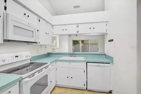 Kitchen - 13616 Laraway Dr, Riverview, FL 33579 photo 2 of 2