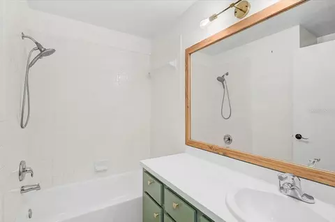 Bath - 13616 Laraway Dr, Riverview, FL 33579 photo 2 of 2
