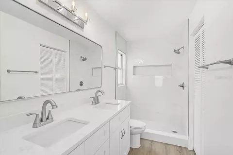 Bath - 13616 Laraway Dr, Riverview, FL 33579 photo 1 of 2