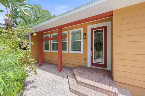 2395 Hyde Park St, Sarasota, FL 34239