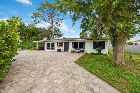 1909 Buccaneer Dr, Sarasota, FL 34231