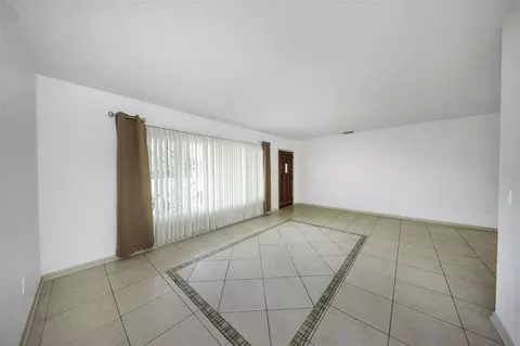 Living - 2077 Druid Rd E, Clearwater, FL 33764 photo 4 of 10