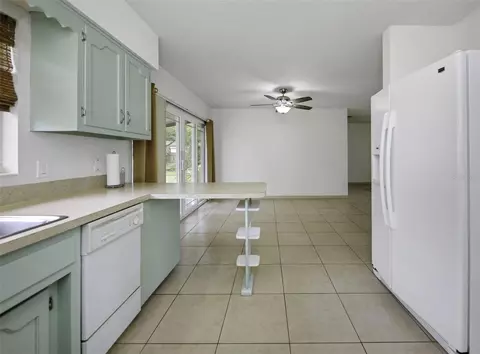 Kitchen - 2077 Druid Rd E, Clearwater, FL 33764 photo 4 of 6