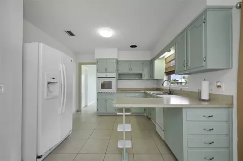 Kitchen - 2077 Druid Rd E, Clearwater, FL 33764 photo 1 of 6