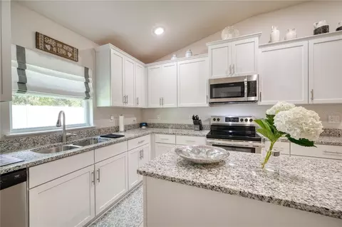 Kitchen - 9406 43rd Ct E, Parrish, FL 34219 photo 3 of 4