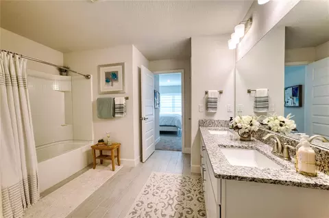 Bath - 9406 43rd Ct E, Parrish, FL 34219 photo 5 of 6