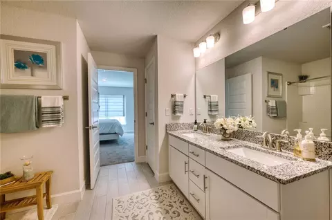Bath - 9406 43rd Ct E, Parrish, FL 34219 photo 4 of 6