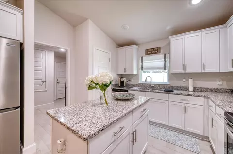 Kitchen - 9406 43rd Ct E, Parrish, FL 34219 photo 4 of 4