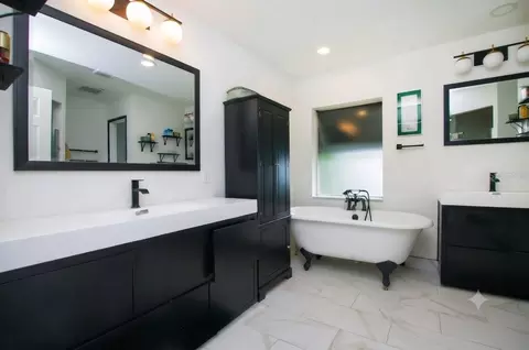 Bath - 3981 Hickory Tree Rd, Saint Cloud, FL 34772 photo 3 of 3